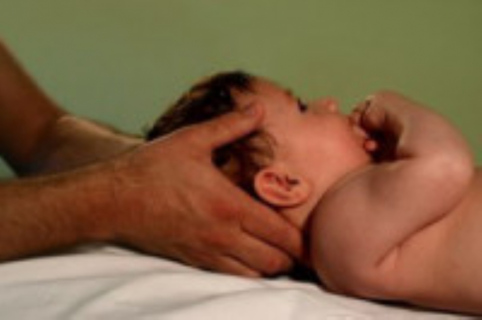 Tratamento osteopático ganha atenção dos pais pela abordagem não medicamentosa